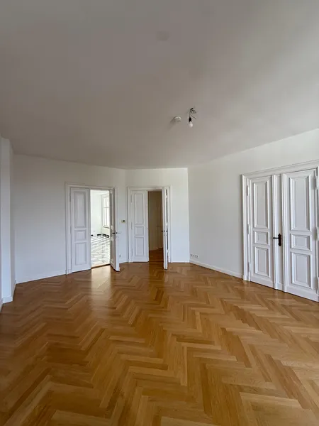 Großzügige 6-Zimmer-Wohnung in Schöneberg — photo 1